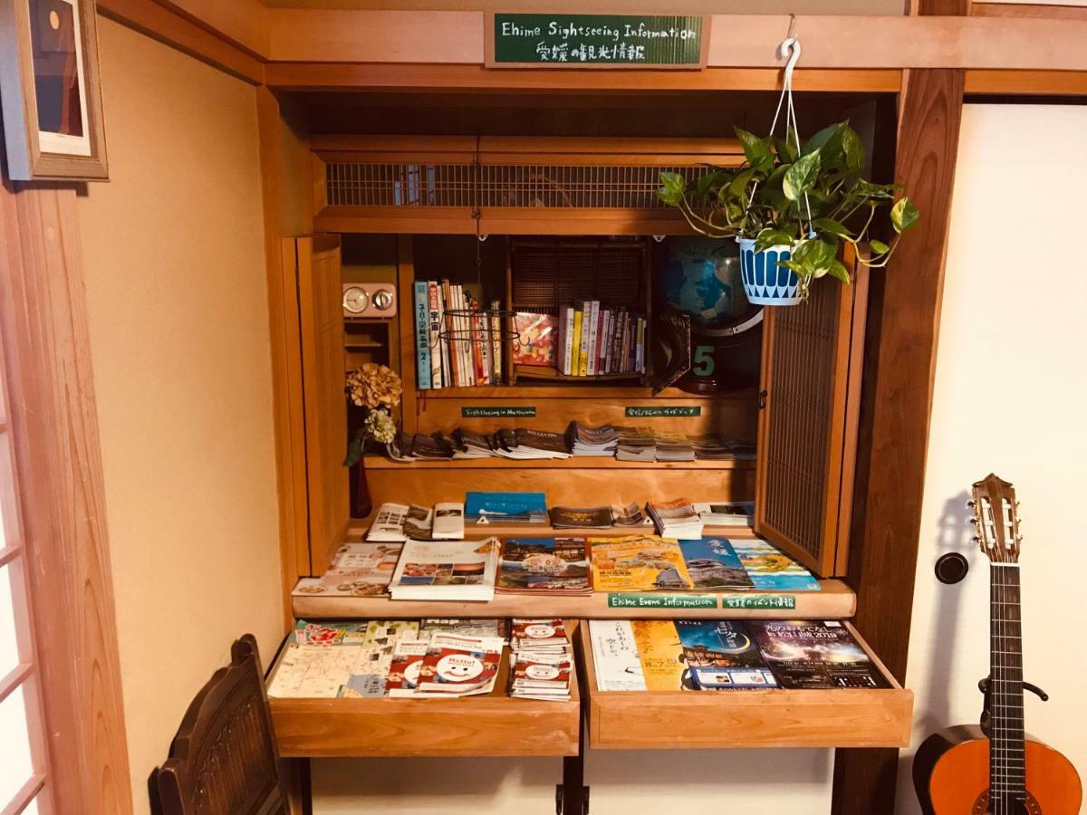 Ropeway St. Guesthouse Matsuyama  Exterior foto